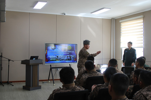 “Батлан хамгаалах үйлсэд оюутан, залуус